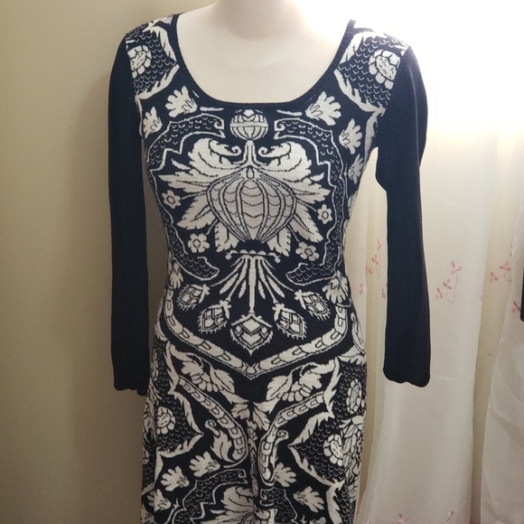 Dress - Picture 2 of 6